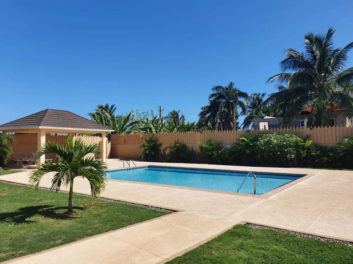 Lovely Ensuite Getaway With Pool Ocho Rios