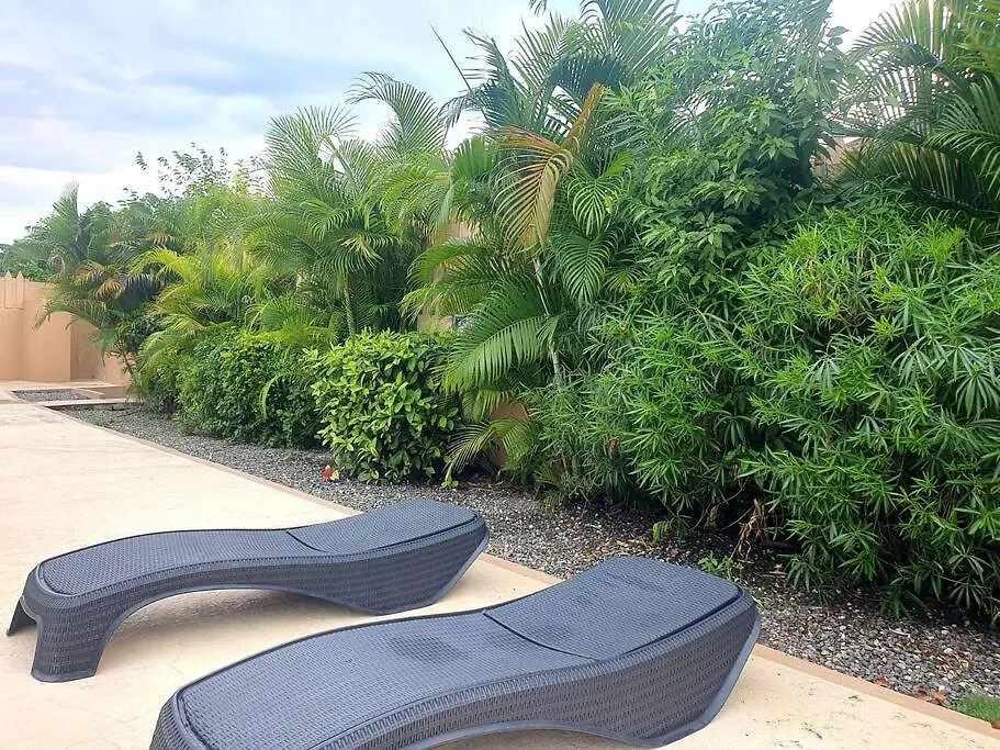 Lovely Ensuite Getaway With Pool Ocho Rios