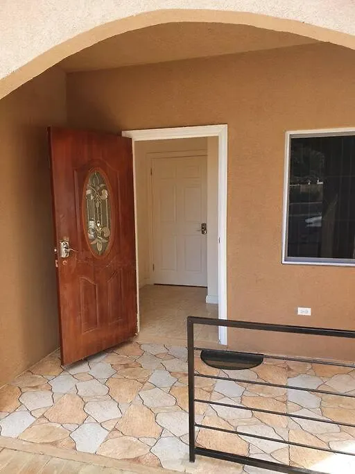 Lovely Ensuite Getaway With Pool Ocho Rios