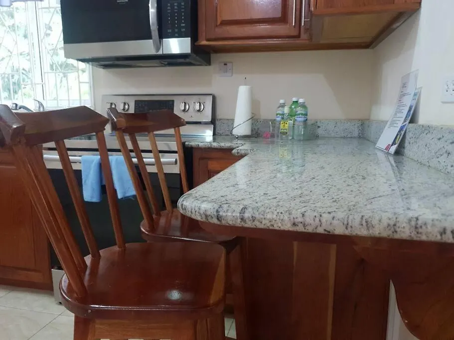 Lovely Ensuite Getaway With Pool Ocho Ríos Jamaica