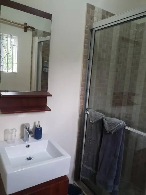 Lovely Ensuite Getaway With Pool Ocho Ríos