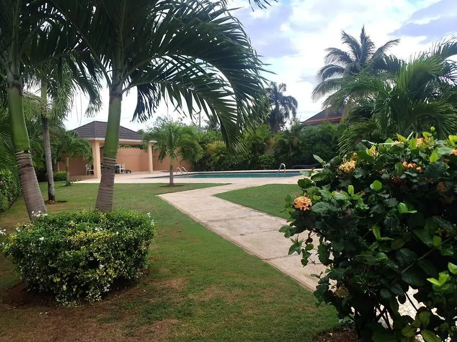 Apartamento Lovely Ensuite Getaway With Pool Ocho Ríos Jamaica